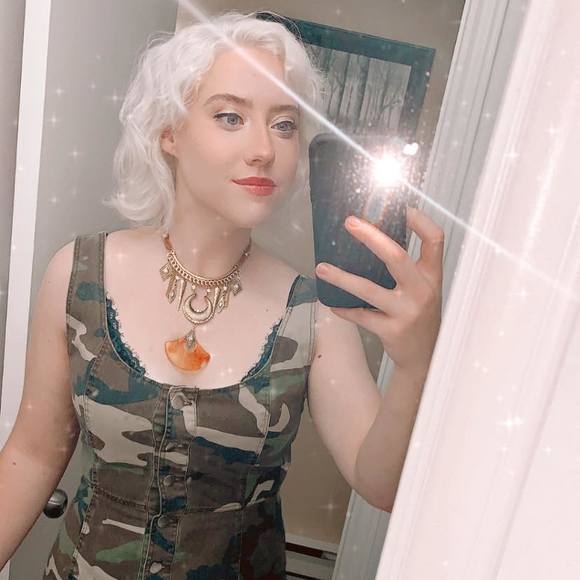 Meet your Posher, Rachel - Picture 1 of 1